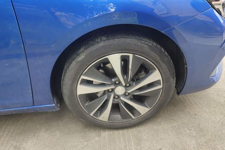 Used Peugeot 408 2019 350THP Automatic Luxury Edition China V Standard Right Front Wheel Hub