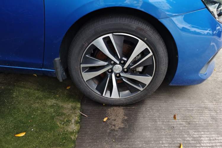 Used Peugeot 408 2019 350THP Automatic Luxury Edition China V Standard Right Front Wheel Hub