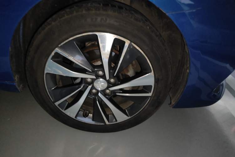 Used Peugeot 408 2019 230THP Automatic Luxury Edition China V Standard Right Front Wheel Hub