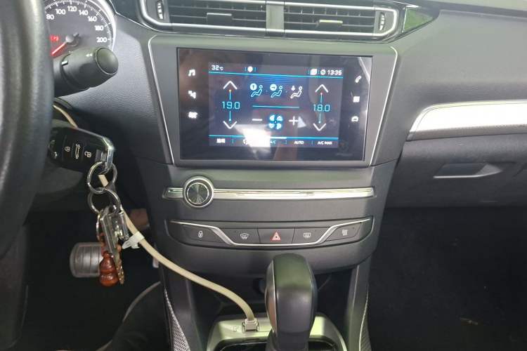 Used Peugeot 408 2019 350THP Automatic Luxury Edition China V Standard Audio And AC Panel