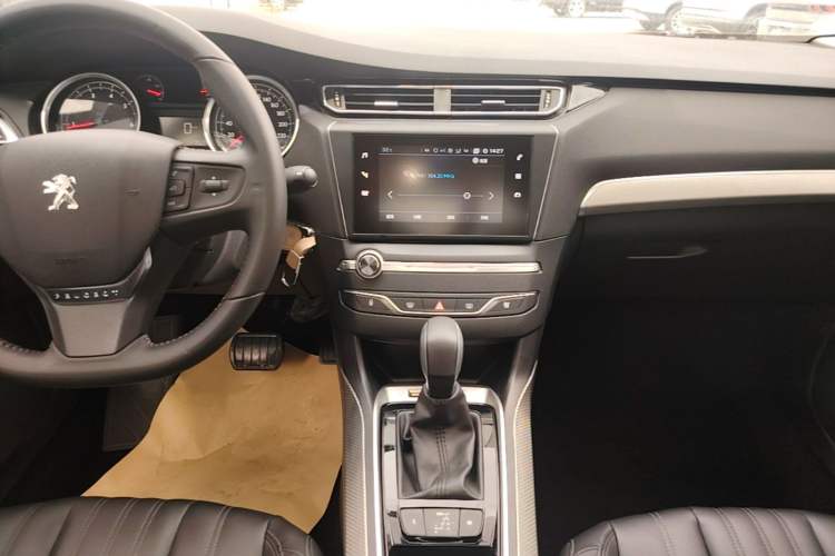 Used Peugeot 408 2019 350THP Automatic Luxury Edition China V Standard Audio And AC Panel