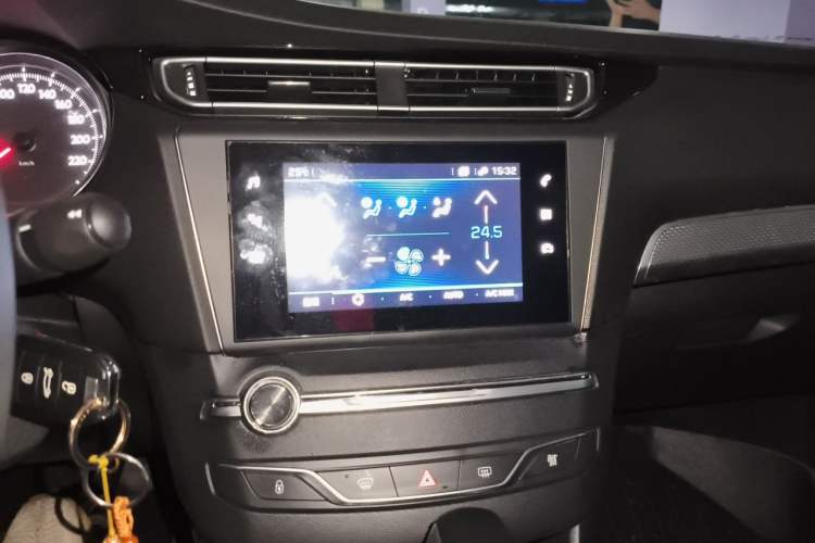 Used Peugeot 408 2019 360THP Automatic Luxury Edition China VI Standard Audio And AC Panel