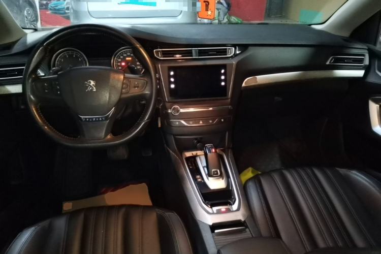 Used Peugeot 408 2019 230THP Automatic Luxury Edition China VI Standard Center Console