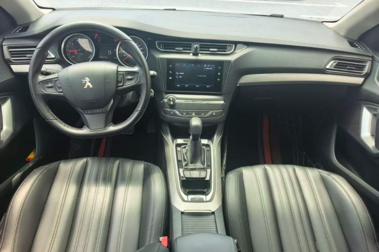 Used Peugeot 408 2019 360THP Automatic Luxury Edition China VI Standard Center Console