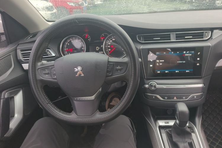 Used Peugeot 408 2019 360THP Automatic Luxury Edition China VI Standard Center Console