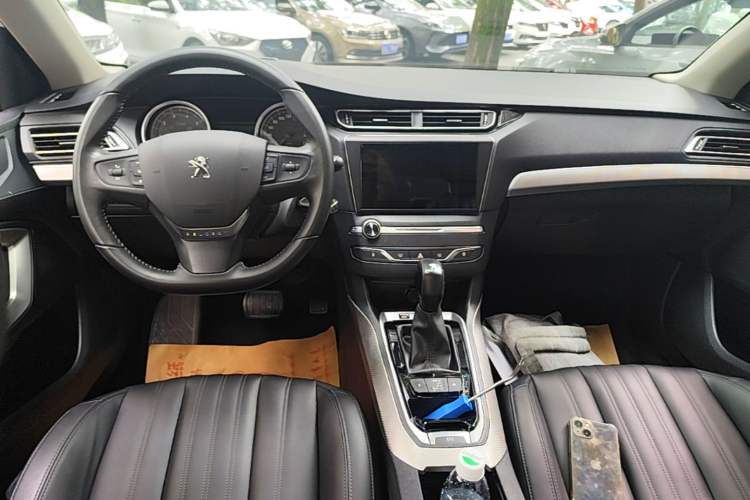 Used Peugeot 408 2019 360THP Automatic Luxury Edition China VI Standard Center Console