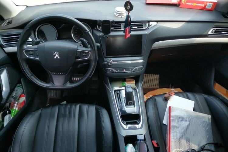 Used Peugeot 408 2019 230THP Automatic Luxury Edition China VI Standard Center Console