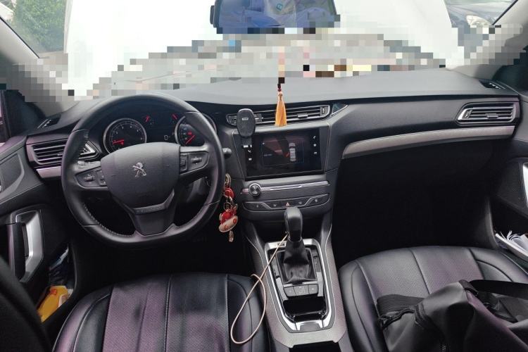 Used Peugeot 408 2019 360THP Automatic Luxury Edition China VI Standard Center Console