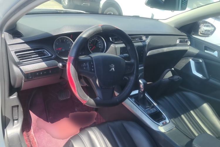 Used Peugeot 408 2019 360THP Automatic Luxury Edition China VI Standard Center Console