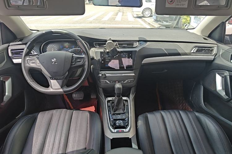 Used Peugeot 408 2019 360THP Automatic Luxury Edition China VI Standard Center Console