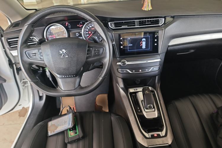 Used Peugeot 408 2019 230THP Automatic Luxury Edition China VI Standard Center Console