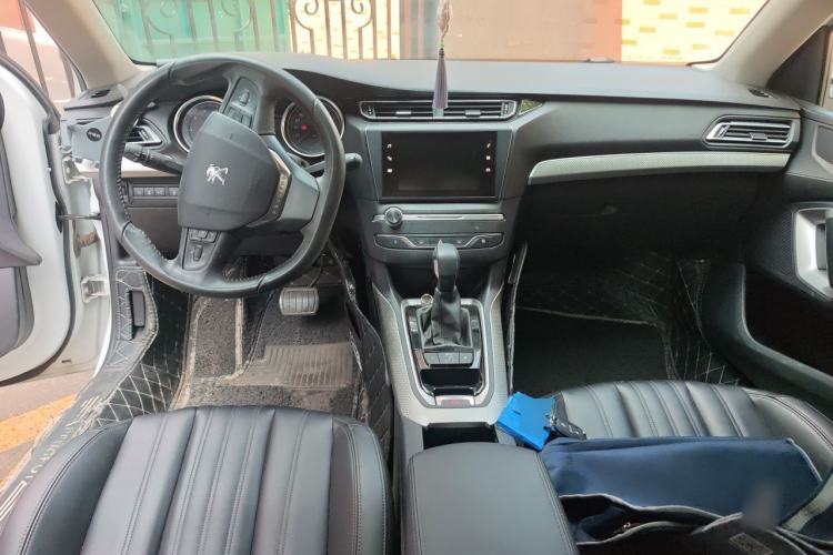Used Peugeot 408 2019 360THP Automatic Luxury Edition China VI Standard Center Console