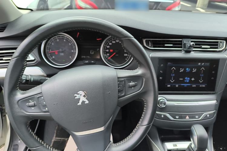 Used Peugeot 408 2019 360THP Automatic Luxury Edition China VI Standard Center Console