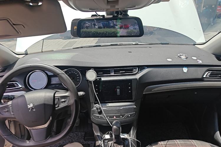 Used Peugeot 408 2019 360THP Automatic Luxury Edition China VI Standard Center Console