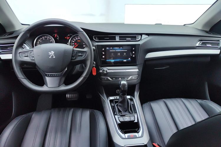 Used Peugeot 408 2019 360THP Automatic Luxury Edition China VI Standard Center Console