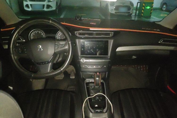 Used Peugeot 408 2019 360THP Automatic Luxury Edition China VI Standard Center Console