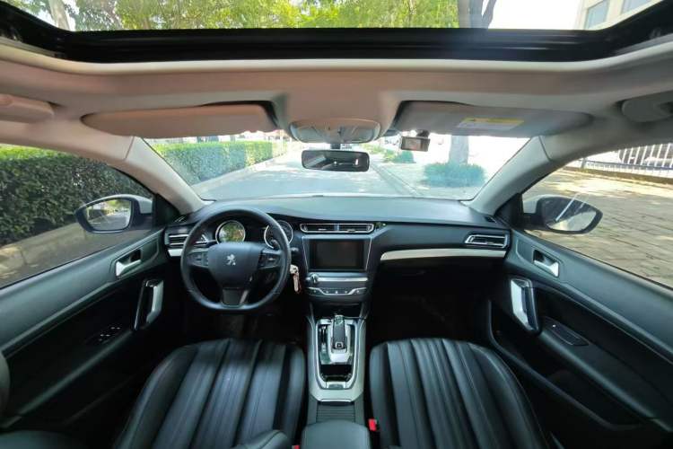 Used Peugeot 408 2019 230THP Automatic Luxury Edition China VI Standard Center Console