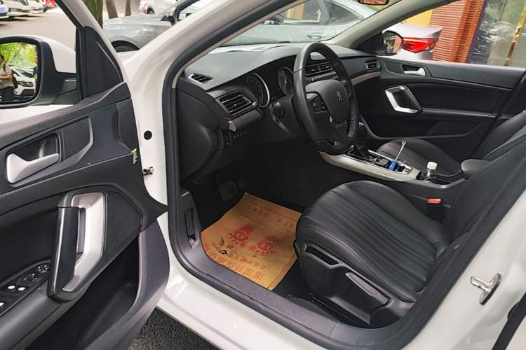 Used Peugeot 408 2019 360THP Automatic Luxury Edition China VI Standard Driver Seat