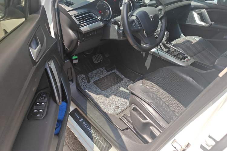 Used Peugeot 408 2019 360THP Automatic Luxury Edition China VI Standard Driver Seat