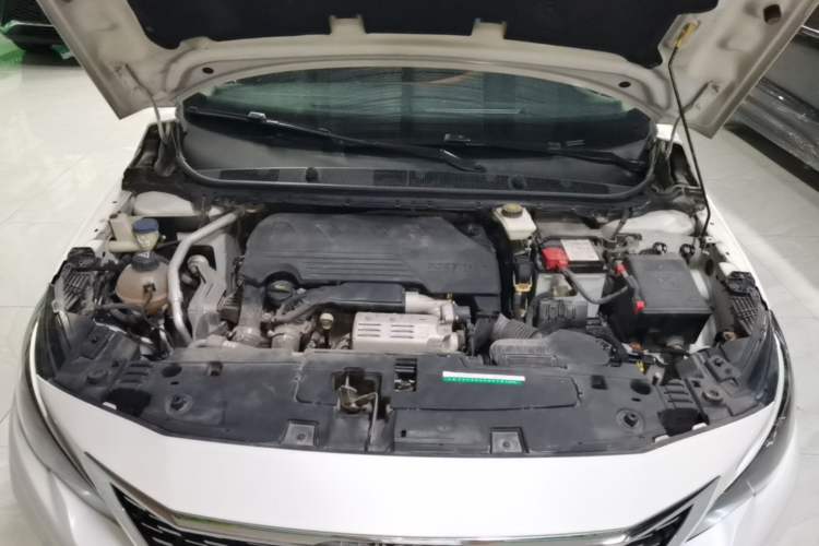 Used Peugeot 408 2019 230THP Automatic Luxury Edition China VI Standard Engine Bay