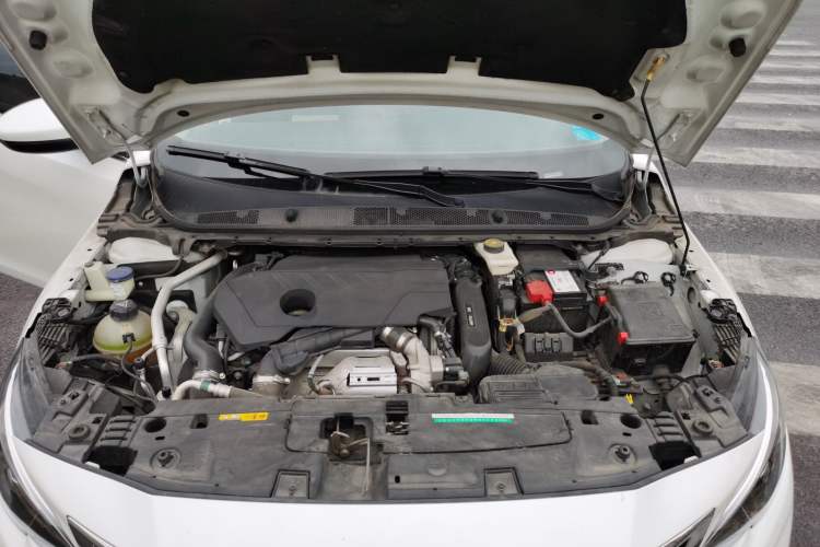 Used Peugeot 408 2019 360THP Automatic Luxury Edition China VI Standard Engine Bay