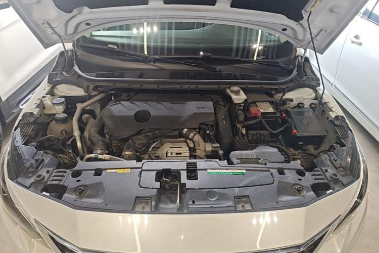 Used Peugeot 408 2019 360THP Automatic Luxury Edition China VI Standard Engine Bay