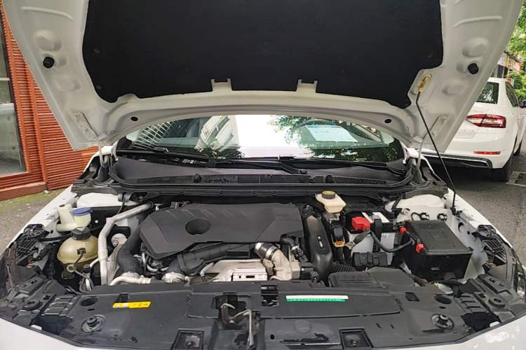 Used Peugeot 408 2019 360THP Automatic Luxury Edition China VI Standard Engine Bay