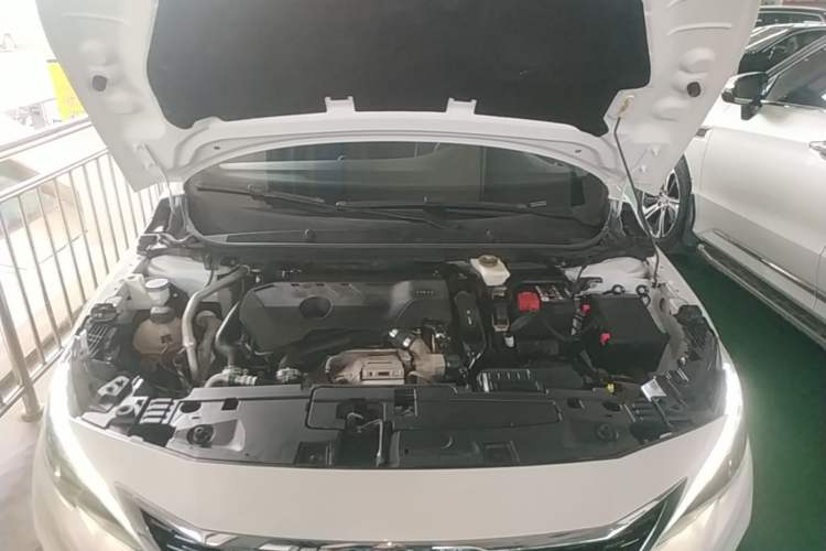 Used Peugeot 408 2019 360THP Automatic Luxury Edition China VI Standard Engine Bay