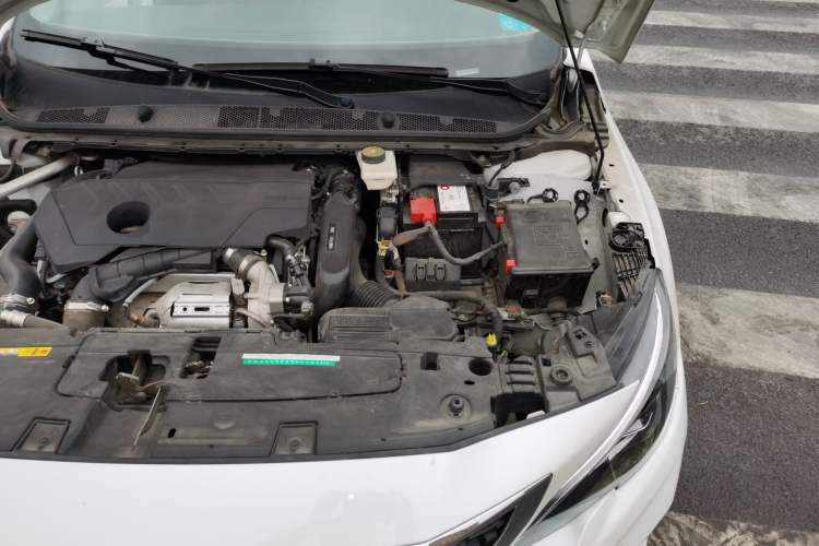 Used Peugeot 408 2019 360THP Automatic Luxury Edition China VI Standard Engine Bay Left