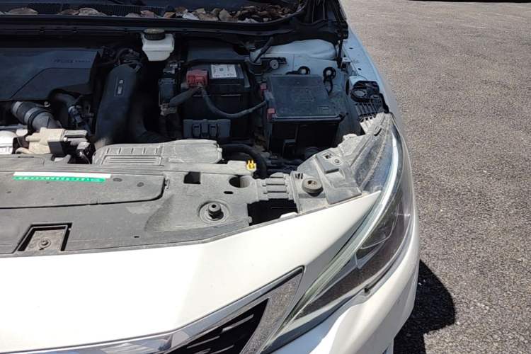 Used Peugeot 408 2019 360THP Automatic Luxury Edition China VI Standard Engine Bay Left