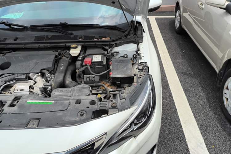 Used Peugeot 408 2019 360THP Automatic Luxury Edition China VI Standard Engine Bay Left