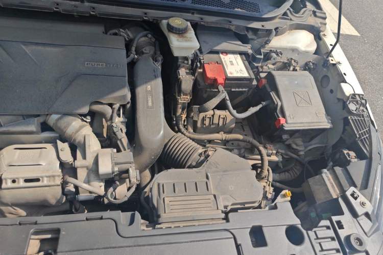 Used Peugeot 408 2019 360THP Automatic Luxury Edition China VI Standard Engine Bay Left