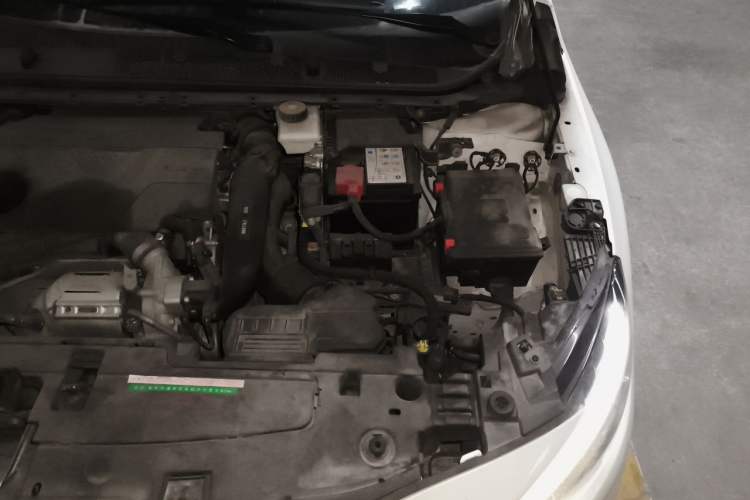 Used Peugeot 408 2019 360THP Automatic Luxury Edition China VI Standard Engine Bay Left