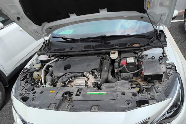 Used Peugeot 408 2019 360THP Automatic Luxury Edition China VI Standard Engine Bay