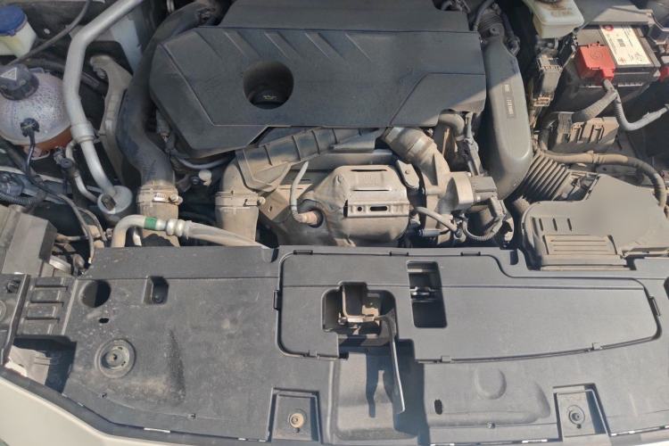 Used Peugeot 408 2019 360THP Automatic Luxury Edition China VI Standard Engine Bay