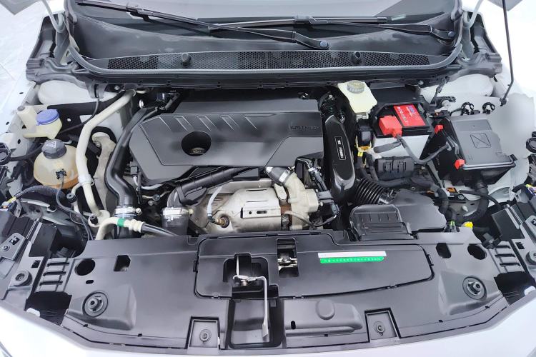Used Peugeot 408 2019 360THP Automatic Luxury Edition China VI Standard Engine Bay