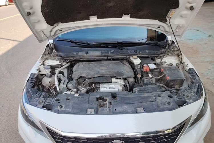 Used Peugeot 408 2019 230THP Automatic Luxury Edition China VI Standard Engine Bay