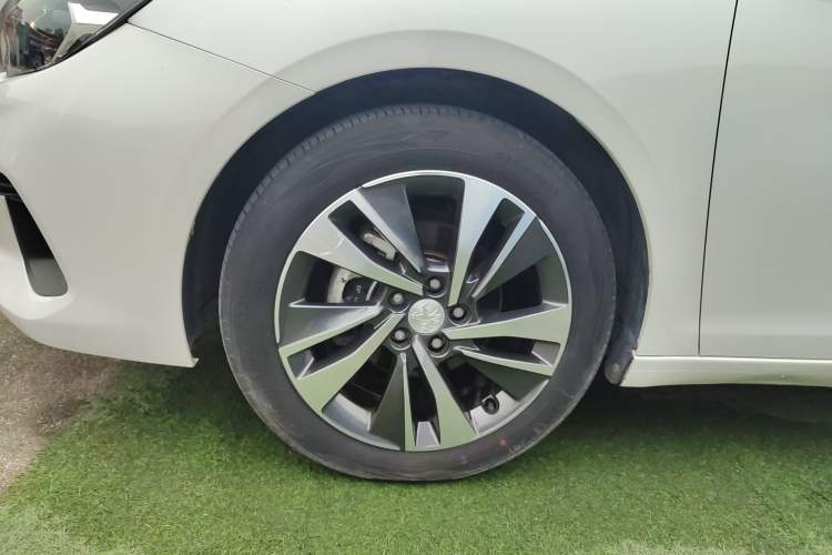 Used Peugeot 408 2019 230THP Automatic Luxury Edition China VI Standard Exterior 3