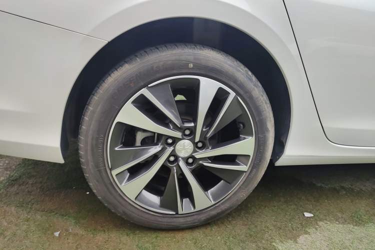 Used Peugeot 408 2019 230THP Automatic Luxury Edition China VI Standard Exterior 4