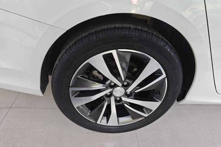 Used Peugeot 408 2019 360THP Automatic Luxury Edition China VI Standard Exterior 5