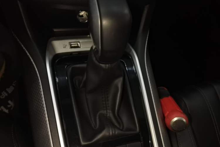 Used Peugeot 408 2019 230THP Automatic Luxury Edition China V Standard Gear Lever