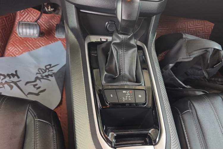 Used Peugeot 408 2019 350THP Automatic Luxury Edition China V Standard Gear Lever