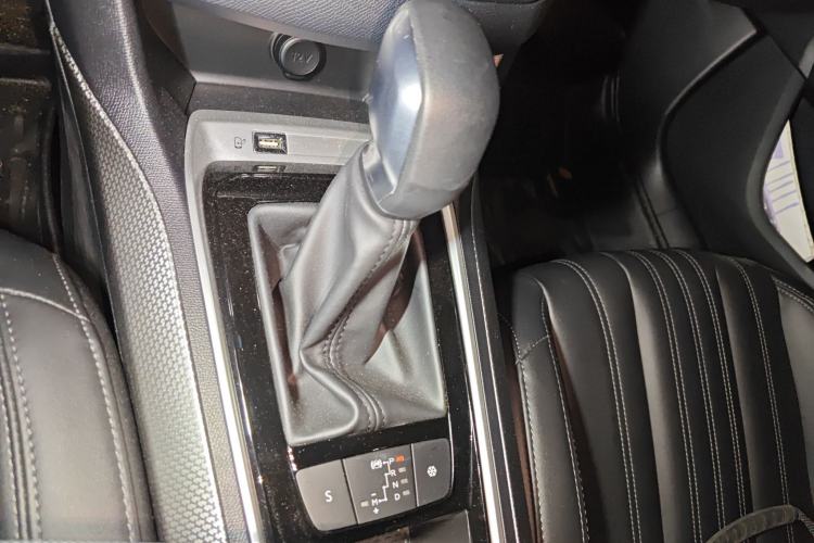 Used Peugeot 408 2019 360THP Automatic Luxury Edition China VI Standard Gear Lever