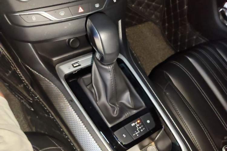 Used Peugeot 408 2019 360THP Automatic Luxury Edition China VI Standard Gear Lever