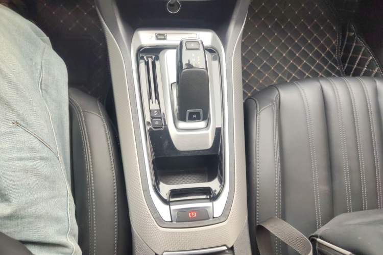 Used Peugeot 408 2019 230THP Automatic Luxury Edition China VI Standard Gear Lever