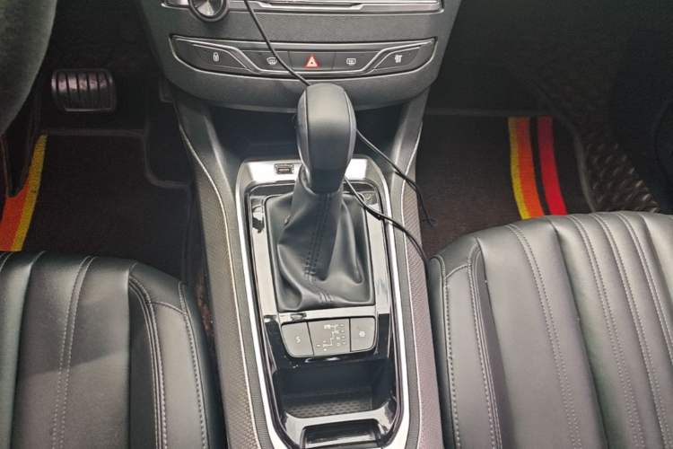 Used Peugeot 408 2019 360THP Automatic Luxury Edition China VI Standard Gear Lever