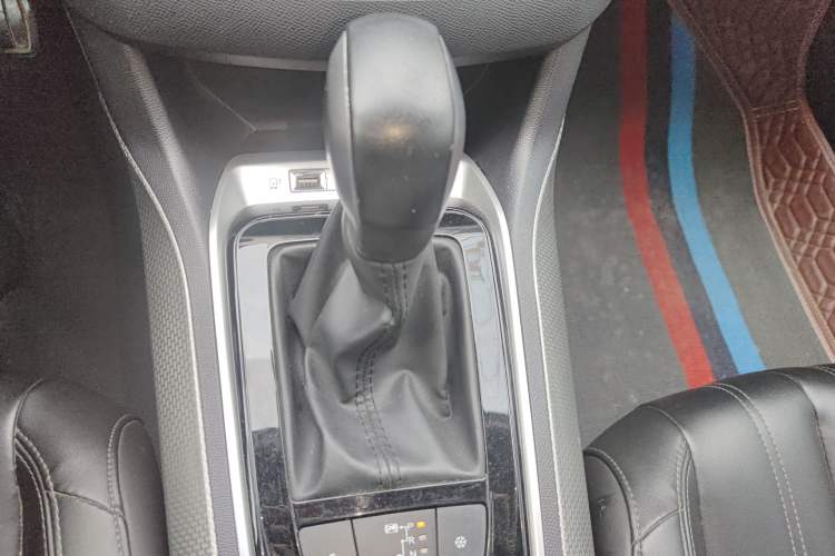 Used Peugeot 408 2019 350THP Automatic Luxury Edition China V Standard Gear Lever