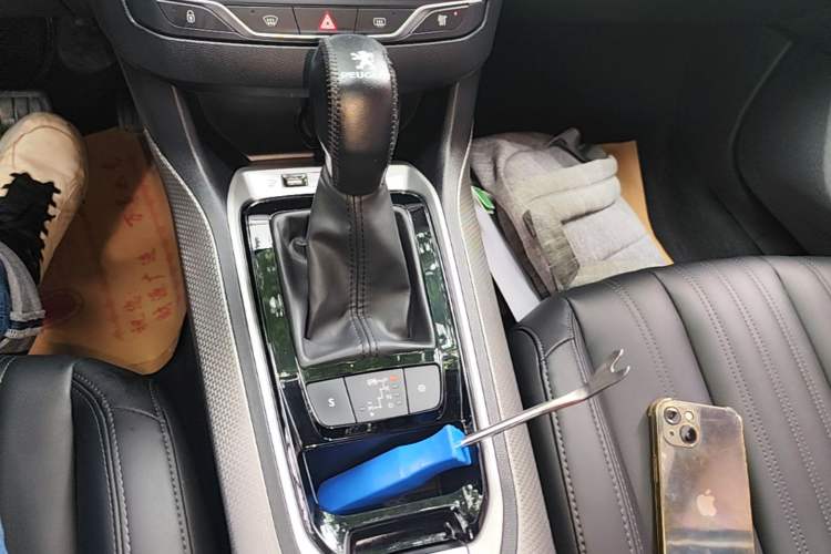 Used Peugeot 408 2019 360THP Automatic Luxury Edition China VI Standard Gear Lever