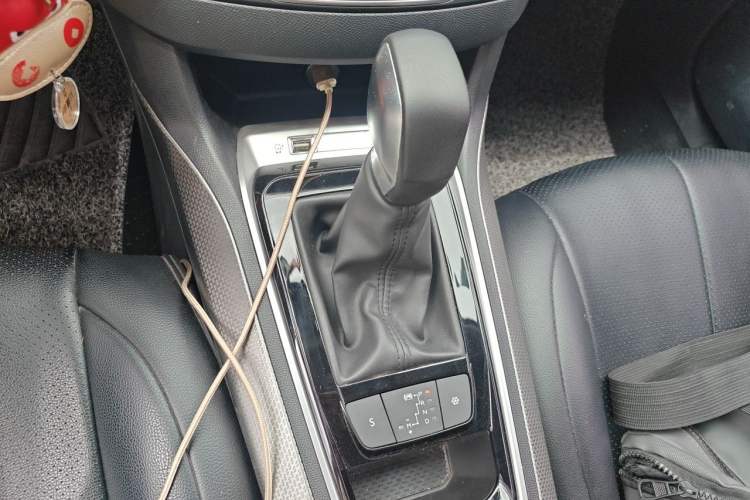 Used Peugeot 408 2019 360THP Automatic Luxury Edition China VI Standard Gear Lever