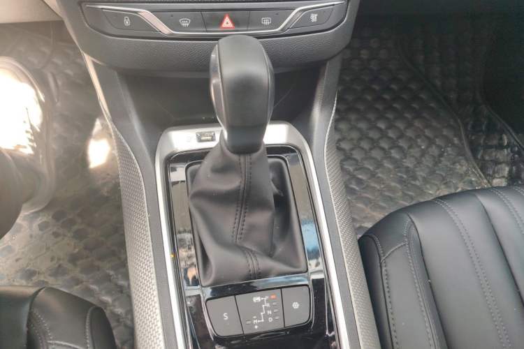Used Peugeot 408 2019 360THP Automatic Luxury Edition China VI Standard Gear Lever